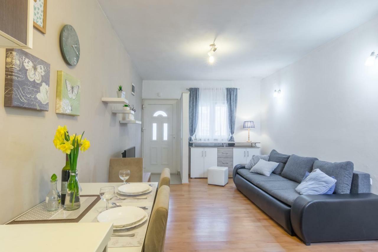 Appartement Apartman Rita à Zadar Extérieur photo