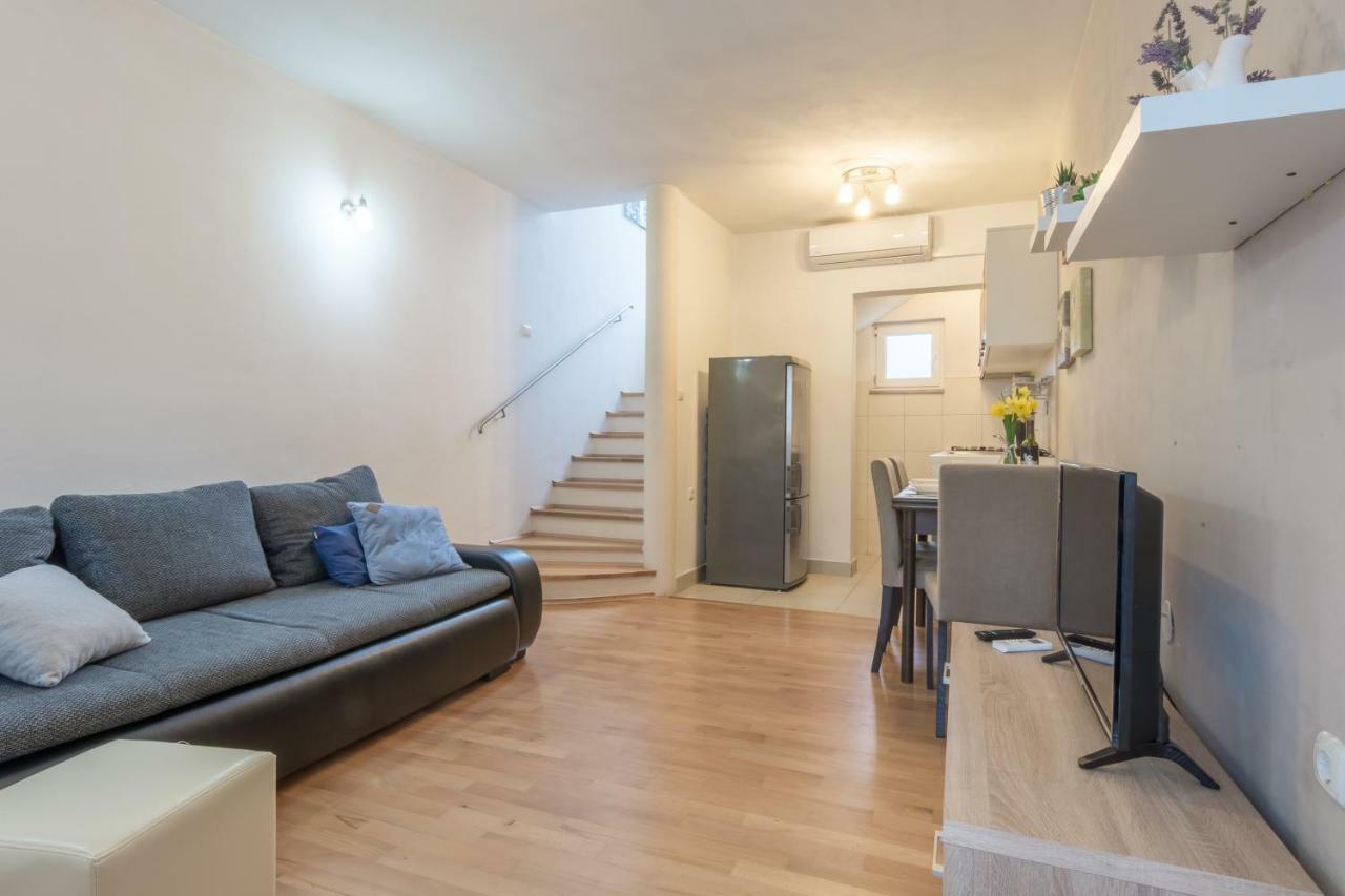 Appartement Apartman Rita à Zadar Extérieur photo