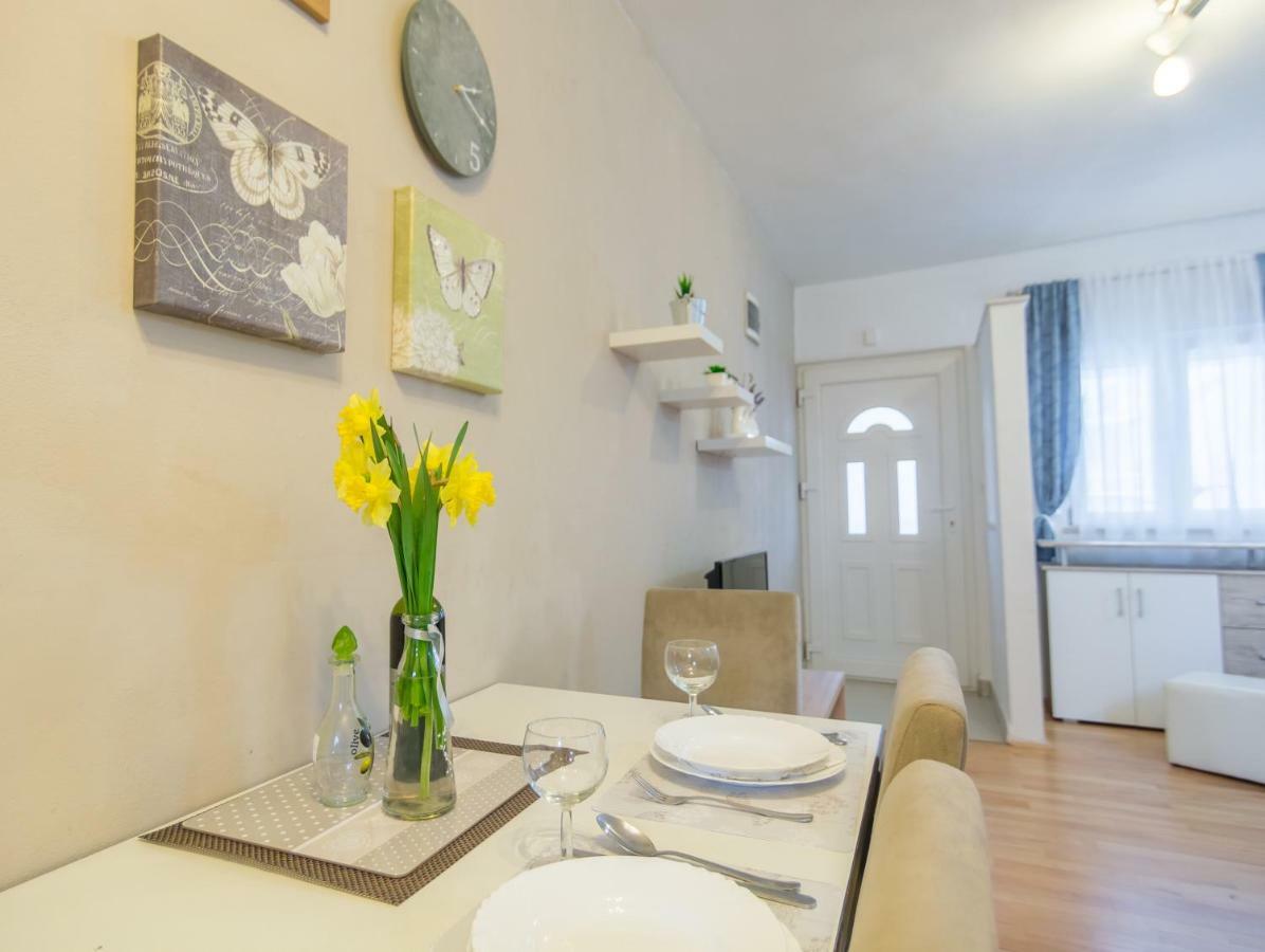 Appartement Apartman Rita à Zadar Extérieur photo