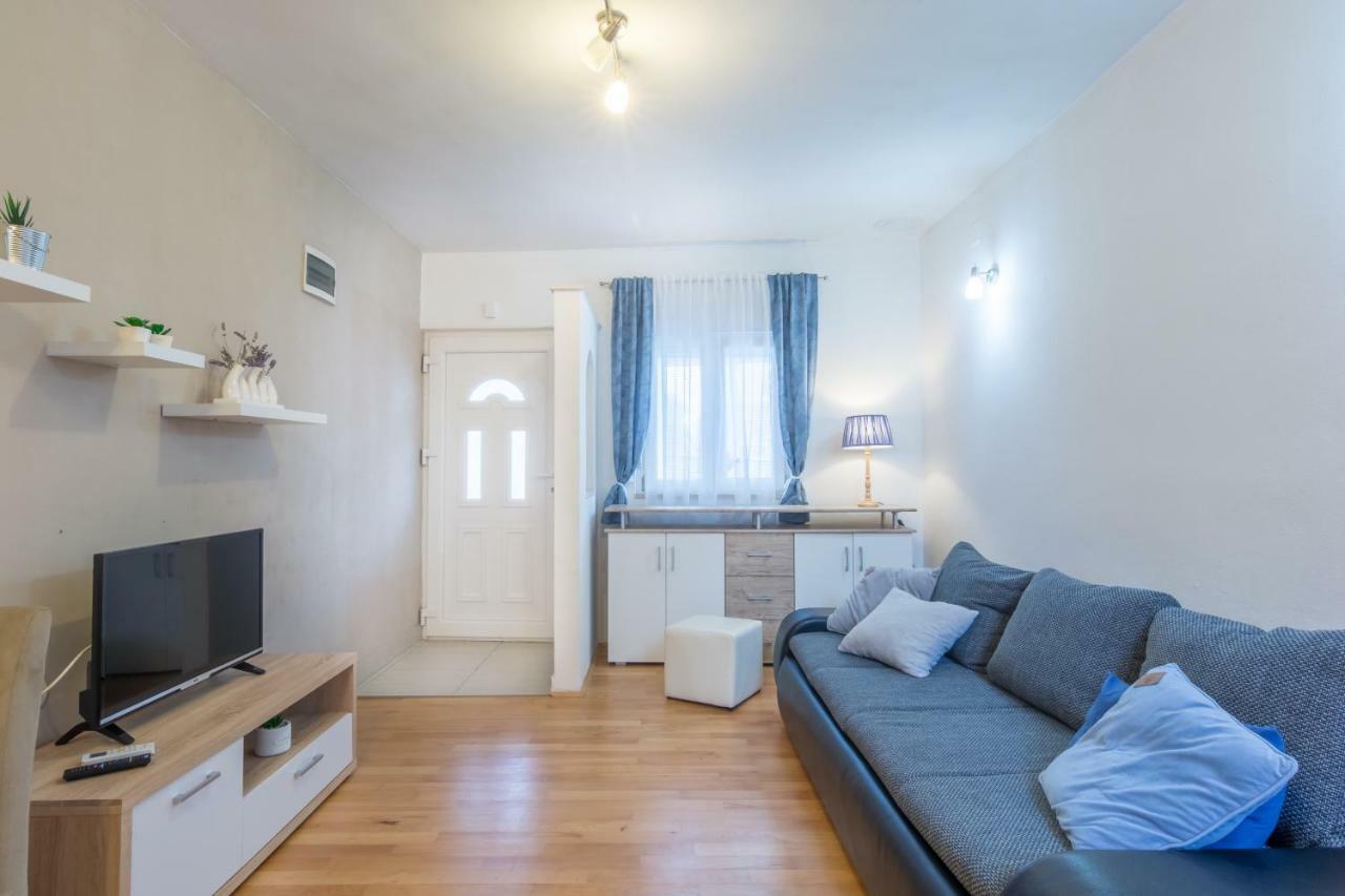 Appartement Apartman Rita à Zadar Extérieur photo
